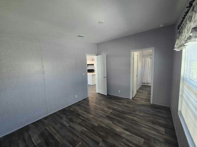 Foto del edificio - 1400 Banana Rd