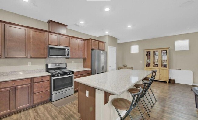 Foto del edificio - Stunning Natomas 5/3! PLEASE READ ENTIRE A...