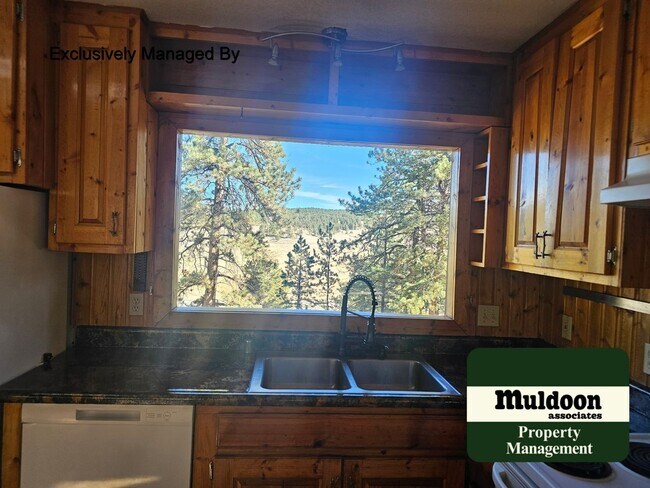 Foto del edificio - Coming soon! Beautifully remodeled 3 bedro...