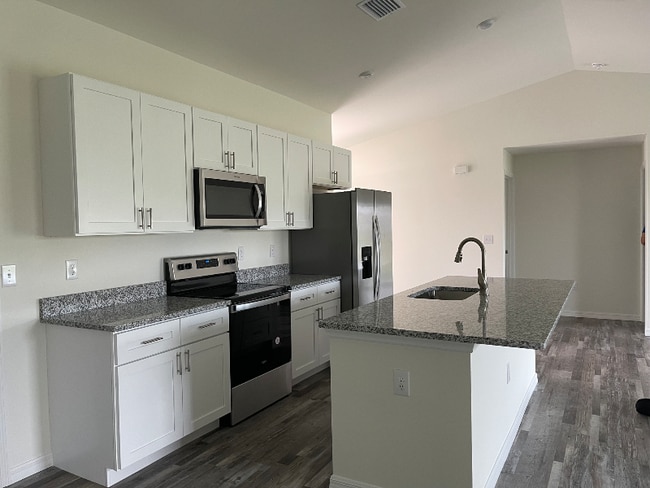Foto del edificio - 1121 NW 13th Terrace