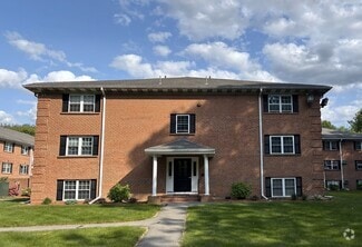 Building Photo - 52 Leonard Rd