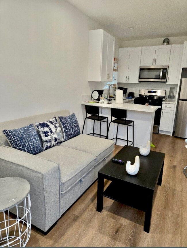 Photo - 1345 E 56th St Apartment