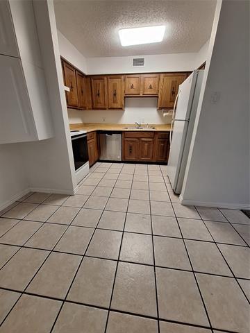 Building Photo - 131 Allencrest Dr