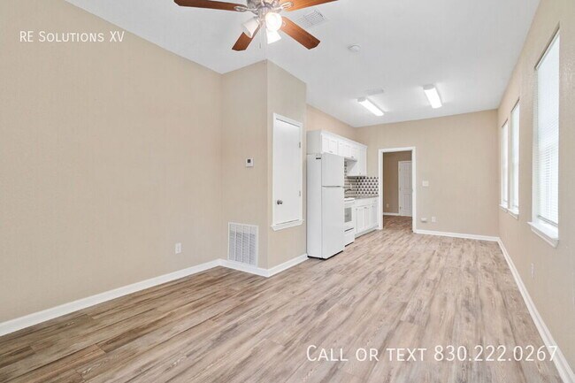Foto del edificio - 931 W Rosewood Ave