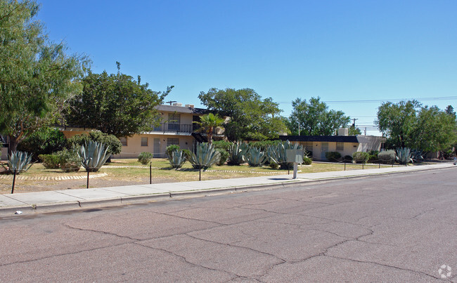 Building Photo - 8900 Lawson St