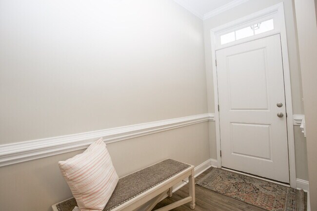 Foto del edificio - "Spacious 4-Bedroom Home with 2.5 Baths in...