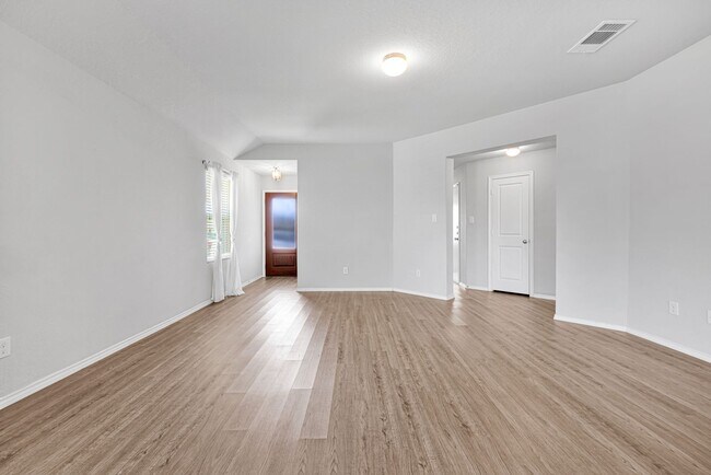 Building Photo - Home for Rent in Converse, TX!
