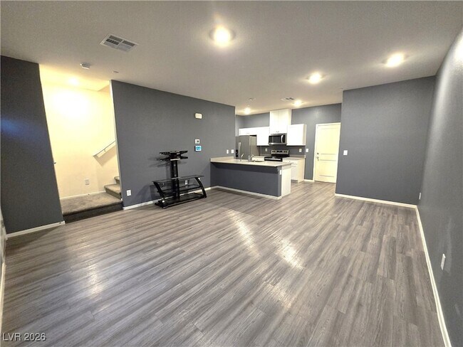 Building Photo - 487 Waterfall Cv Ct