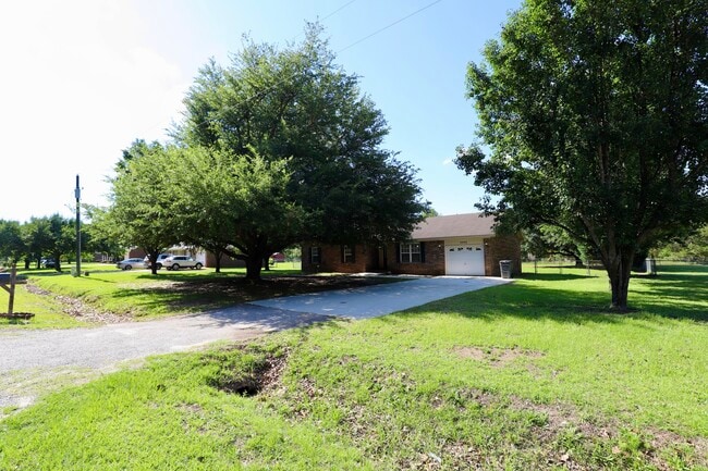 Building Photo - 3643 Red Lane Rd