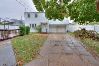 Building Photo - 109 Division Ave