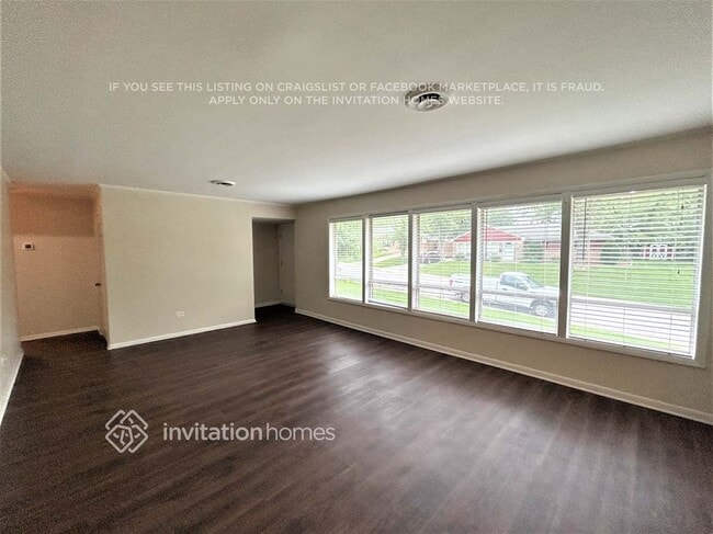 Building Photo - 113 Nashua St