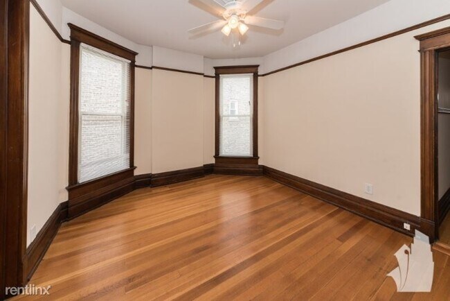 Foto del edificio - 846 W Wellington Ave