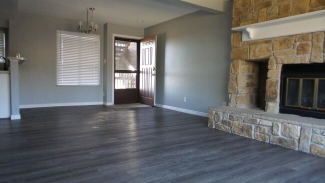 Building Photo - 1020 Moorings Dr