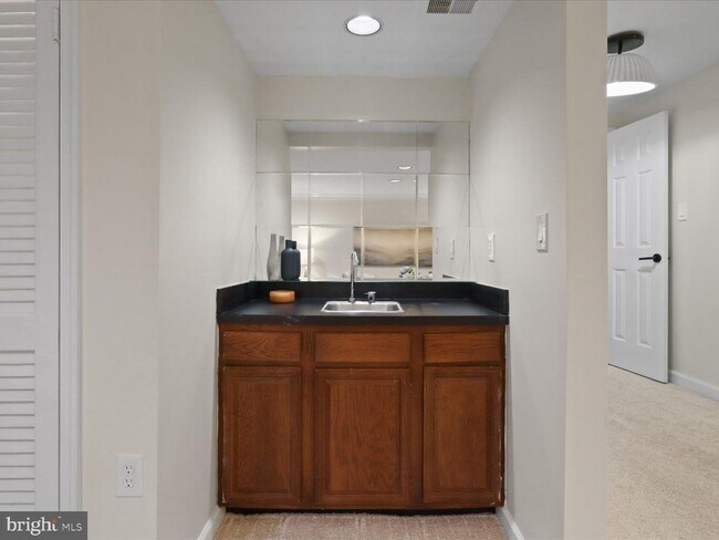 Foto del edificio - 3001 Federal Hill Dr