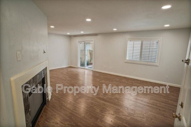 Building Photo - 18716 Vista Del Canon