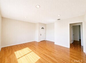 Building Photo - 1372 W 36th St