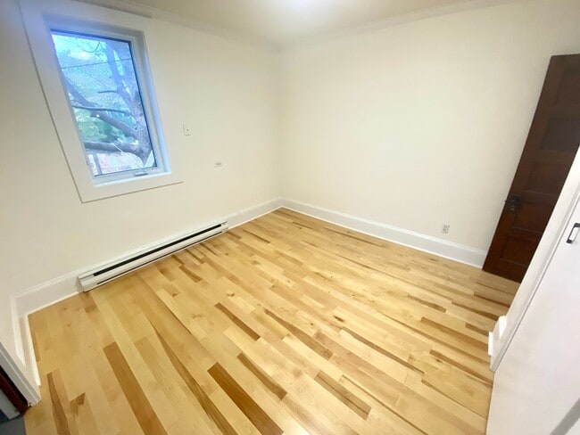 Building Photo - 14 Barnes Rd