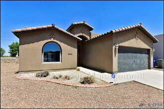 Building Photo - 3741 Loma Adriana