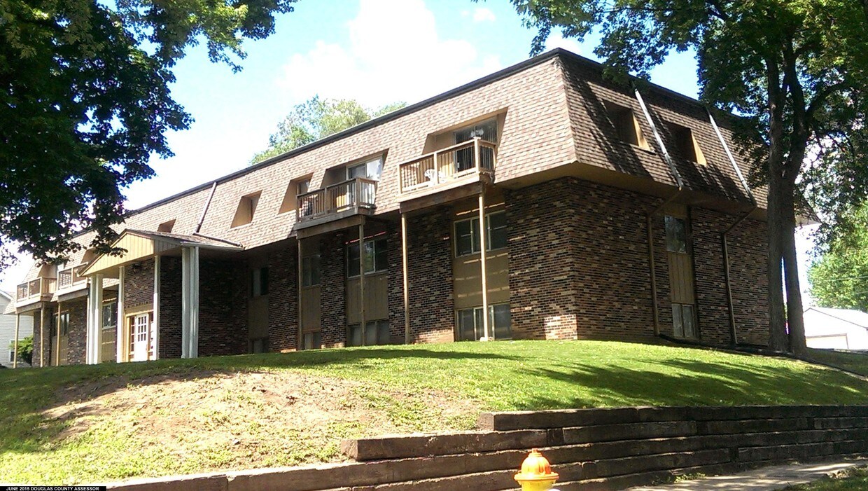 Exterior - 3104 Hascall St