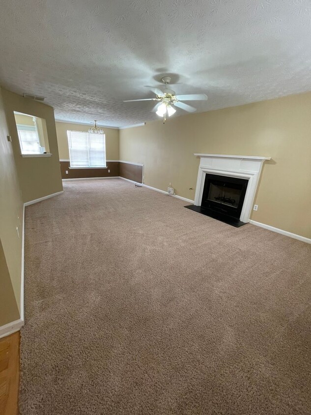 Primary Photo - Gorgeous 4 bedrooms 2.5 baths ready to mov...