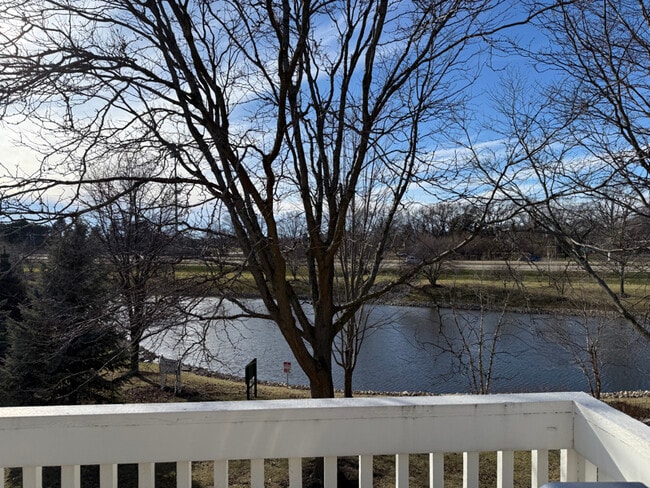 Building Photo - 2947 Rutland Cir