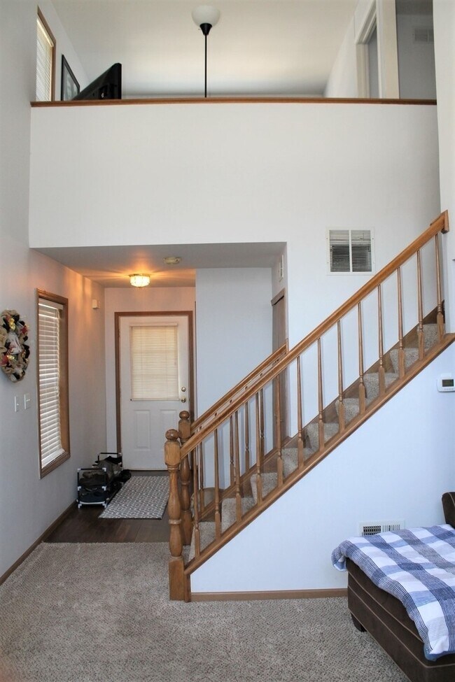Foto del edificio - 156 Castlewood Ct