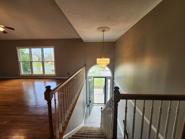 Building Photo - $2000 Breathtaking Sango Split Foyer 4 Bed...
