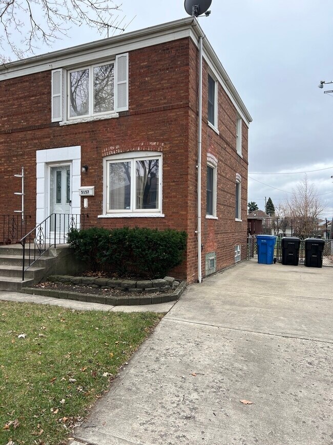 Building Photo - 5157 W 63rd Pl