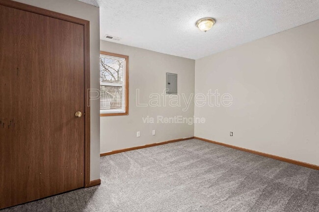 Building Photo - 617 Oregon St