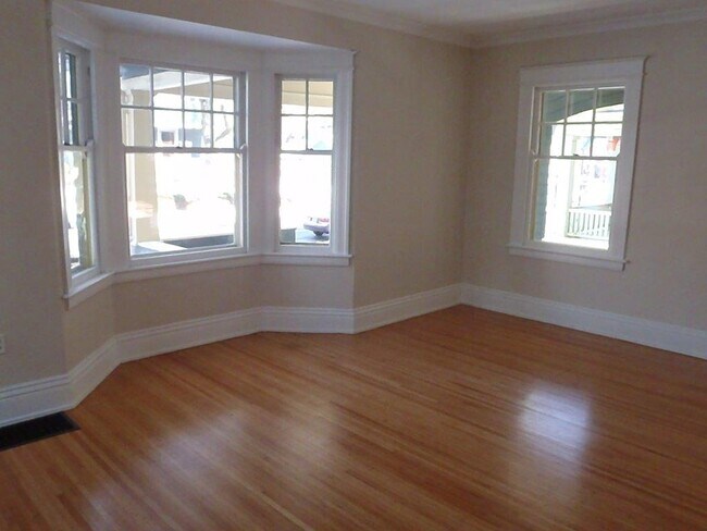 Sala de estar - 923 Harvard St