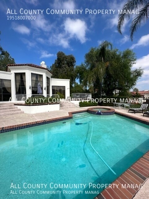Foto del edificio - - Custom Single Story POOL Home in Bear Cr...