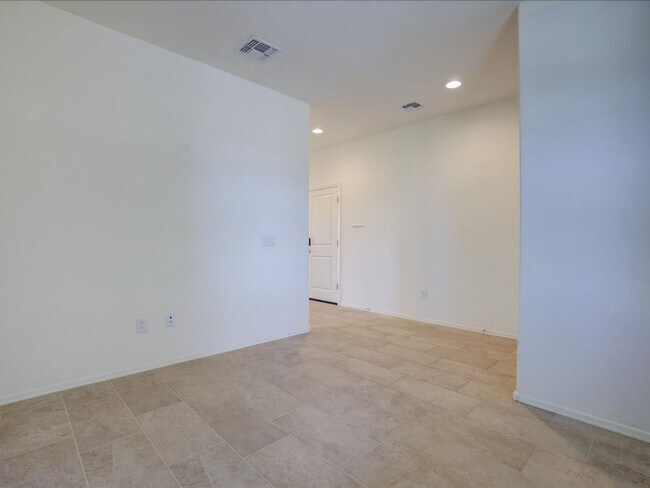 Foto del edificio - 1/2 OFF FIRST MONTH'S RENT!