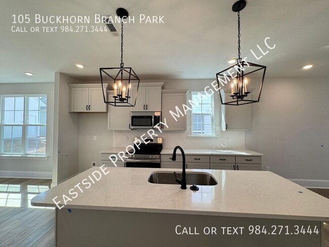 Building Photo - 105 Buckhorn Br Pk