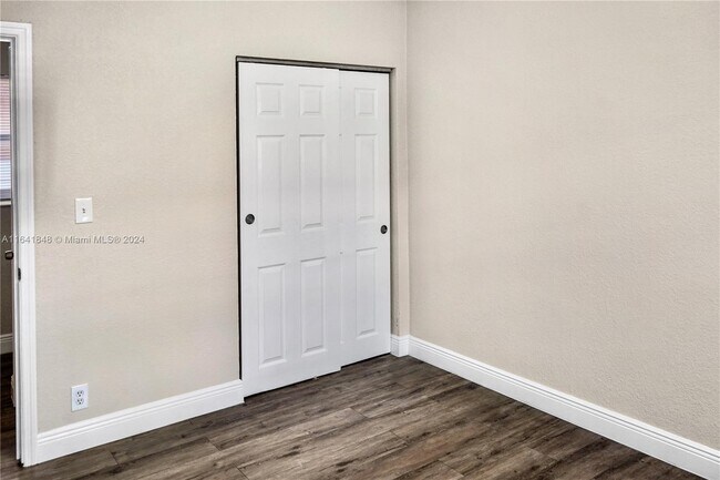 Foto del edificio - 4041 NW 30th Terrace