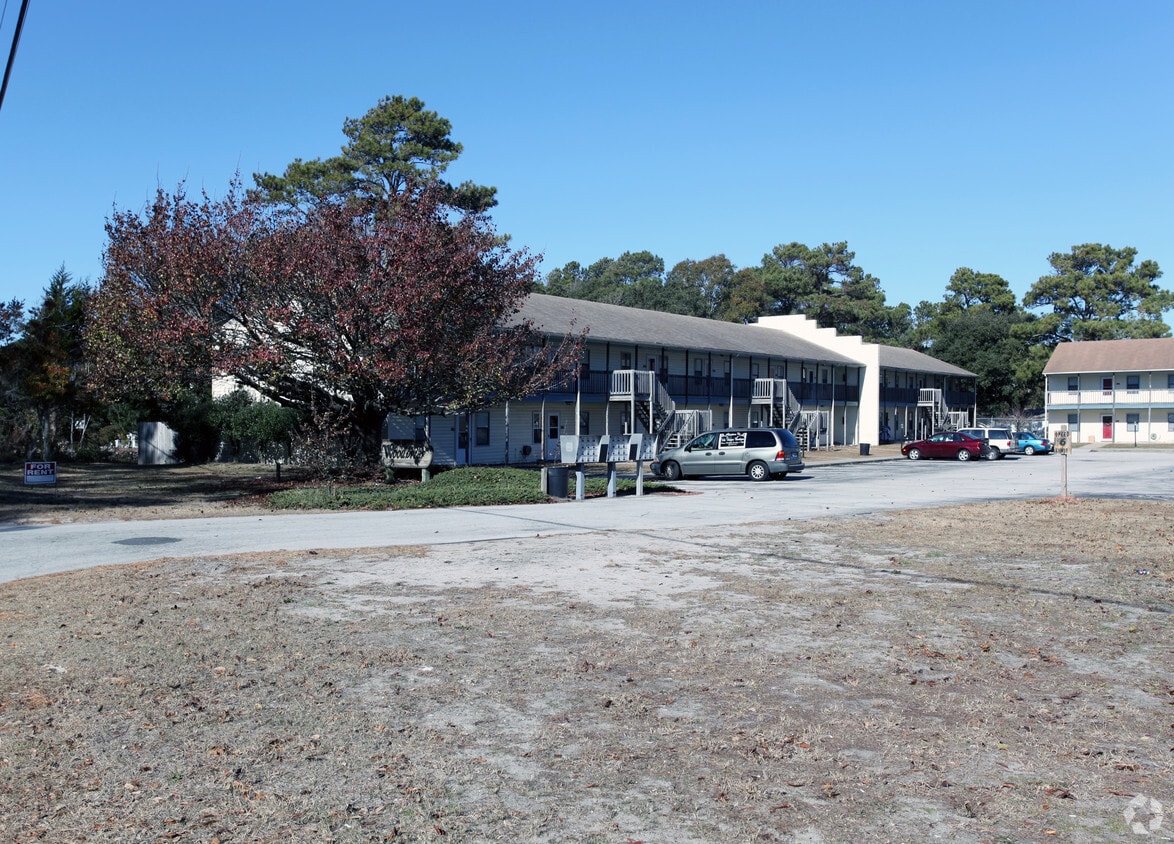 Primary Photo - Briarwood