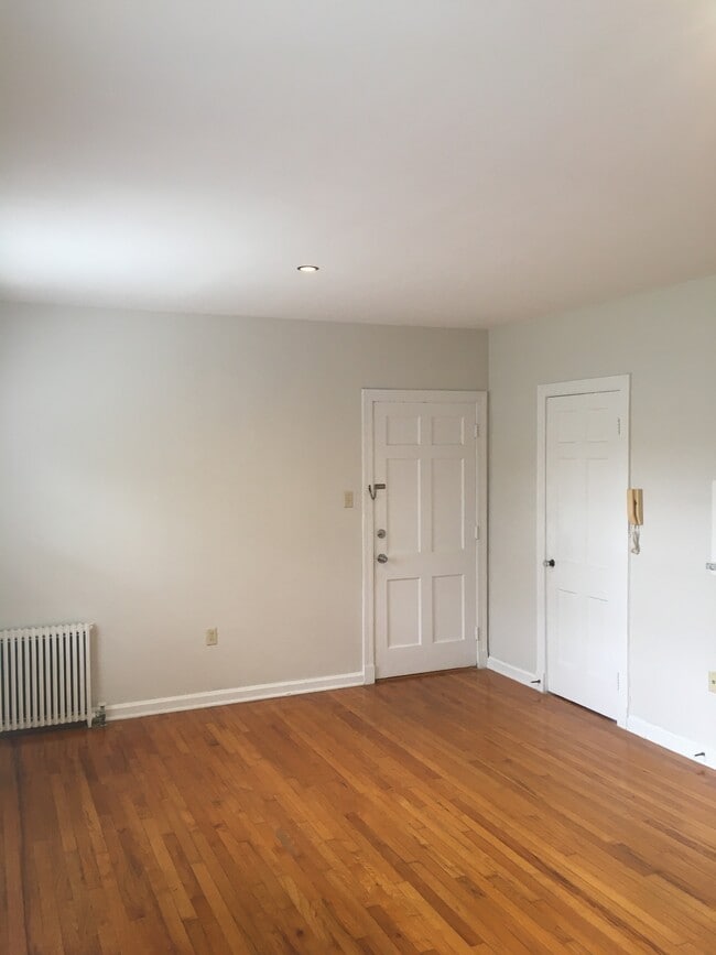 Building Photo - 214 Upham St