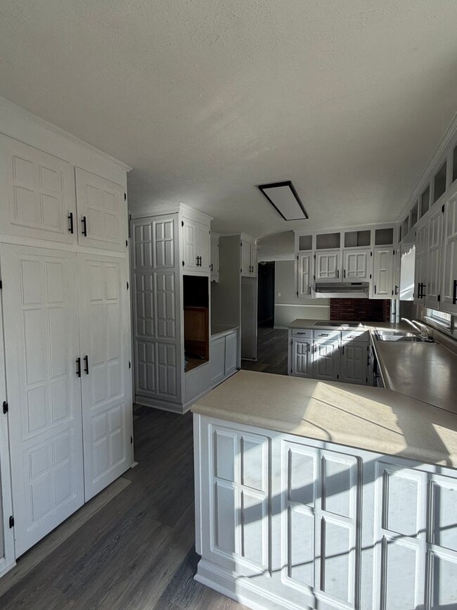 Building Photo - 916 Old Wadley Rd