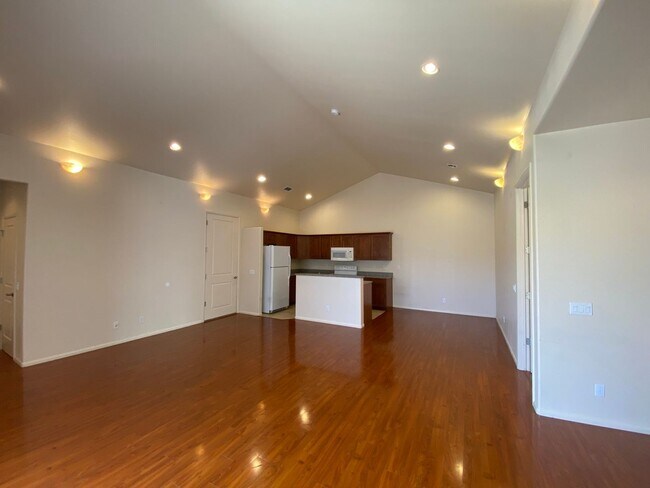 Foto del edificio - 1 Bedroom With Den 2 Bathroom Duplex