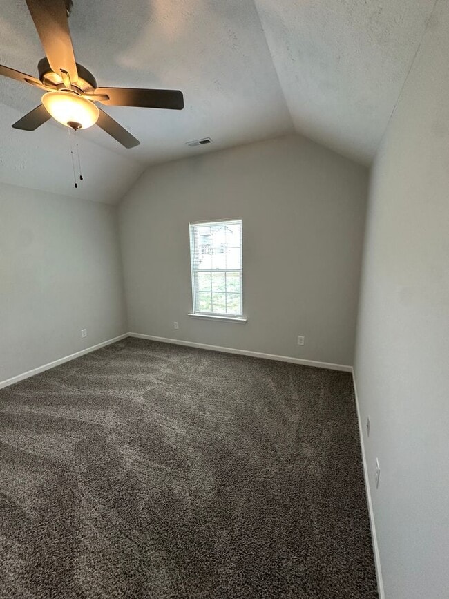 Building Photo - Brand New 3Bed 2Bath Home in Manchester!