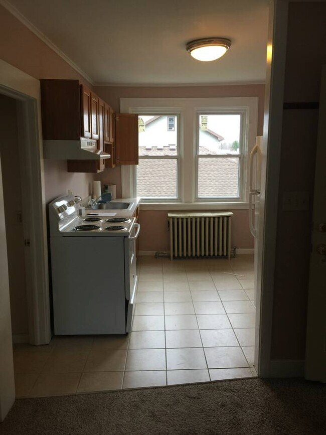 Kitchen - 129 Troy Schenectady Rd