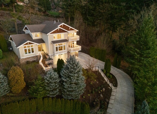 Foto del edificio - Spacious Happy Valley 4 Bedroom + Office Home with Valley Views, 3-Car Garage & Entertainer’s Bac...