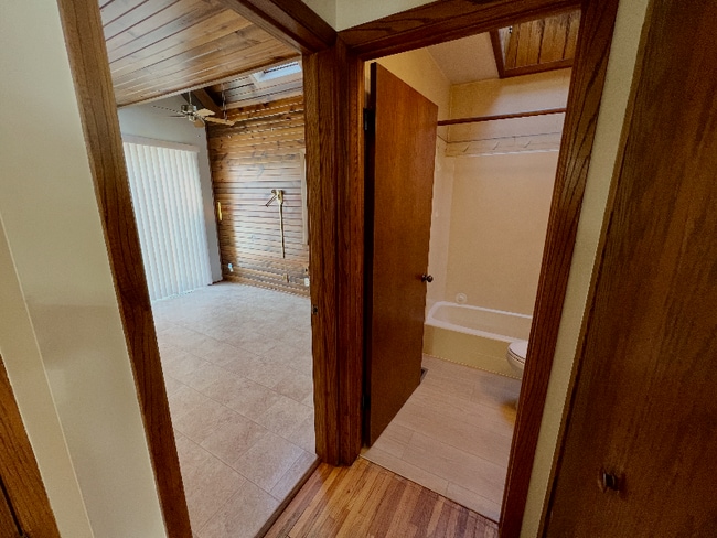 Building Photo - 309 10th St NW