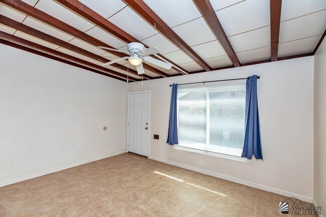 Building Photo - 574 S 2nd Ave