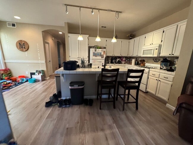Building Photo - Natomas home