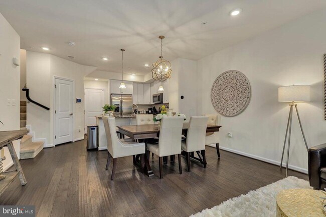 Foto del edificio - 10110 Dorsey Ln