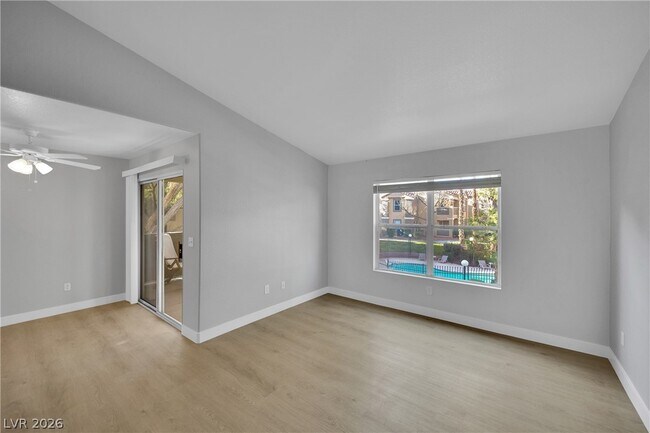 Foto del edificio - 2300 E Silverado Ranch Blvd