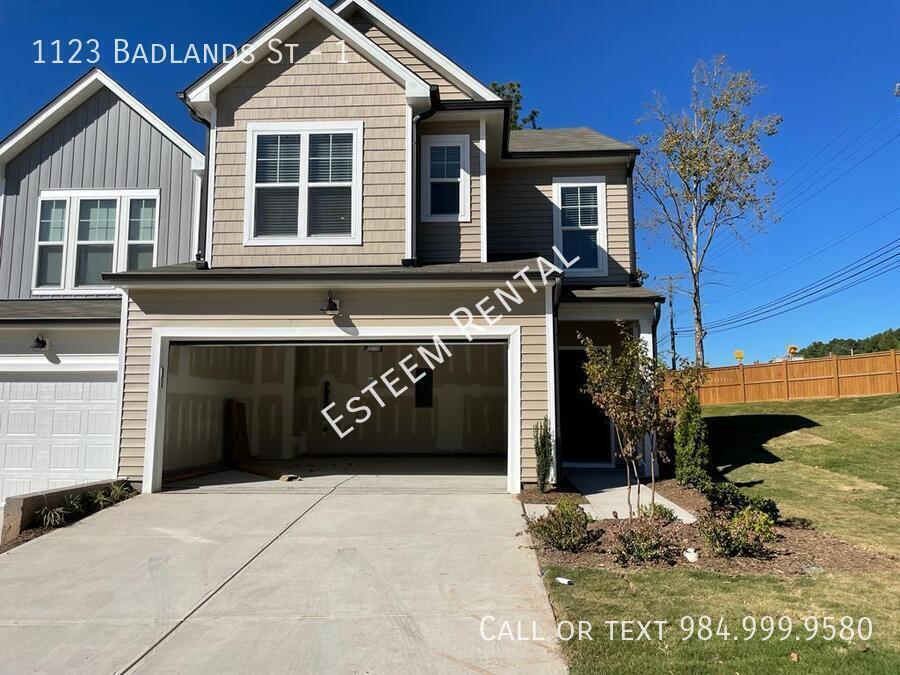 Primary Photo - 1123 Badlands St