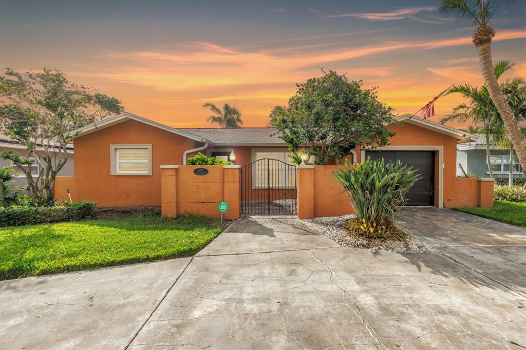 4037 Overlook Dr NE St Petersburg - 4037 Overlook Dr Ne St Petersburg Fl Primary Photo 