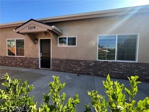Building Photo - 1214 N Hidalgo Ave