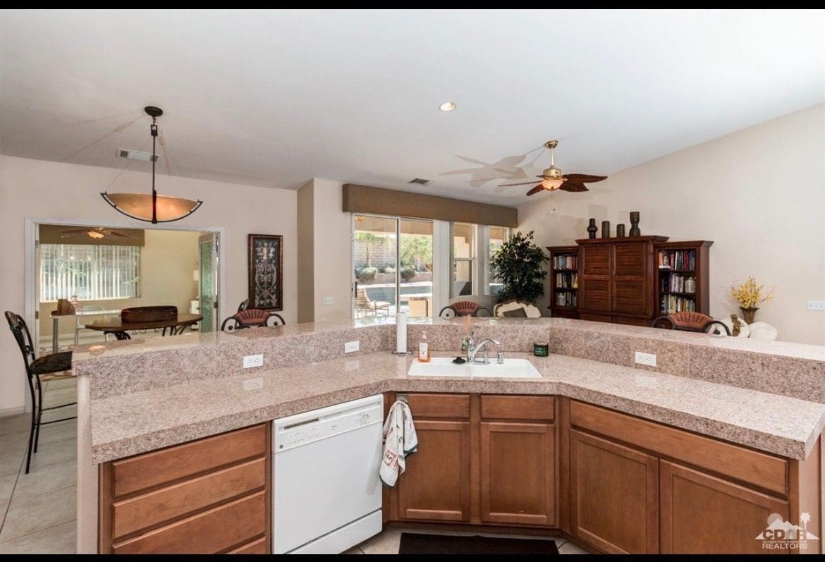 Building Photo - 108 Clearwater